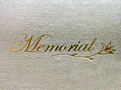 Memorial ゴールドロゴ